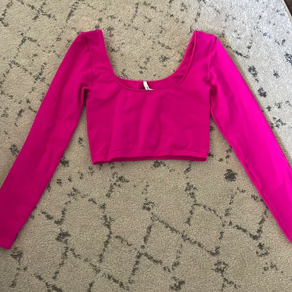Babaton didot long sleeve crop